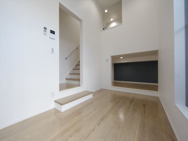 居室・リビング　洋室5.1帖　アンダーロフト4.8帖