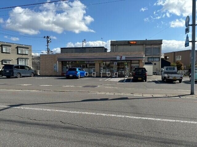 コンビニ　セブンイレブン青森浪館通店（コンビニ）まで599m