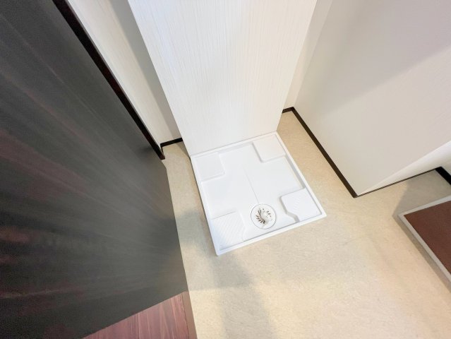 その他設備　嬉しい室内洗濯機置場。これで洗濯機も長持ちしますね。