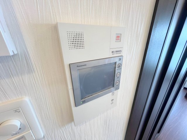 セキュリティ　TVモニターホンで来客が誰か確認してから開けて下さいね