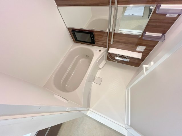 バス・シャワールーム　広めのお風呂は一日の疲れを癒してくれます。