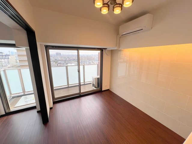 居室・リビング　明るく広々としたリビングです。