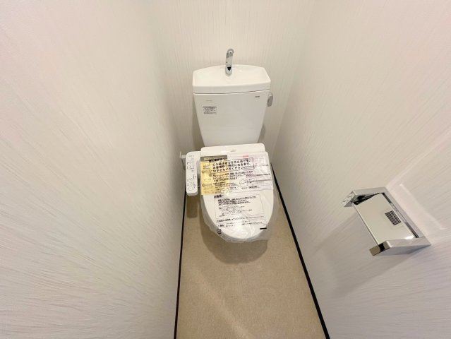 トイレ　綺麗なトイレにはウォシュレット標準装備です。