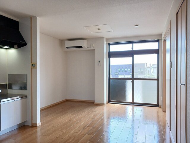 居室・リビング　居間です