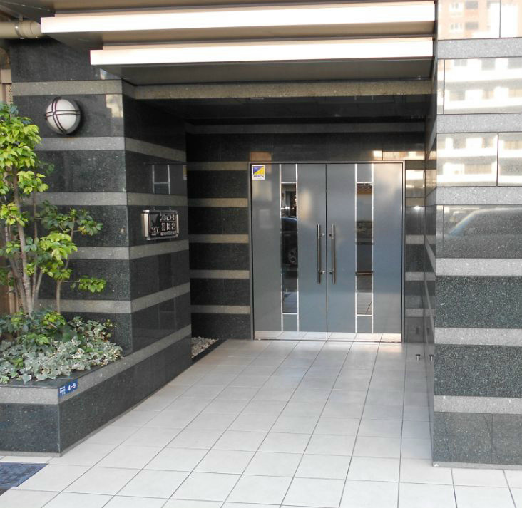 エントランス　家具家電付きマンション