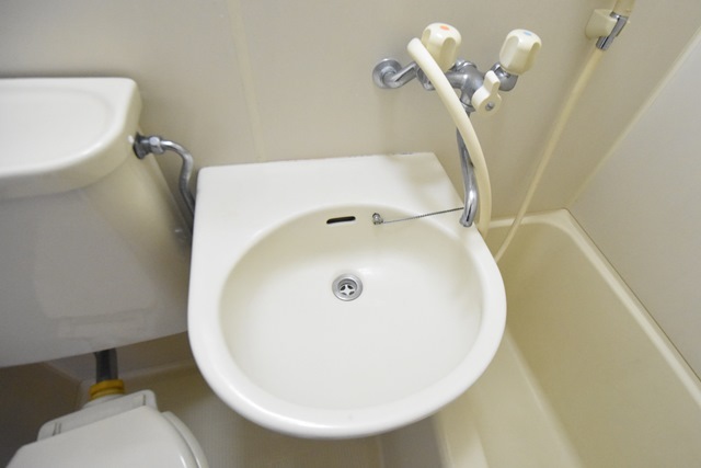 洗面設備　浴室内に洗面台付き！