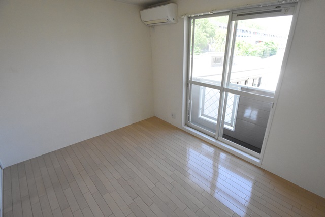 居室・リビング　２面採光で明るいお部屋です♪