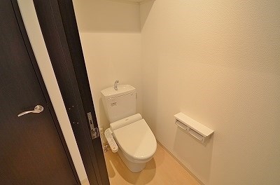 トイレ　温水洗浄便座