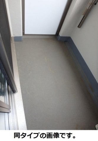 バルコニー　陽当たり良好なバルコニーです