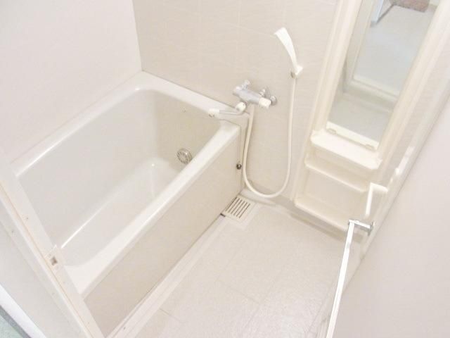 バス・シャワールーム　★追い焚き機能・浴室乾燥機完備★