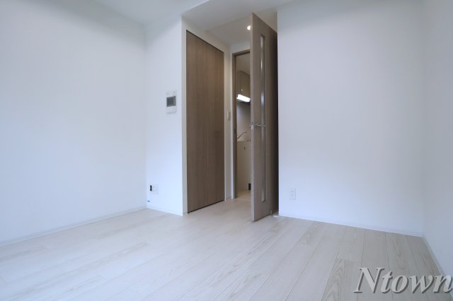 居室・リビング　こちらの居間で趣味の時間をお楽しみください