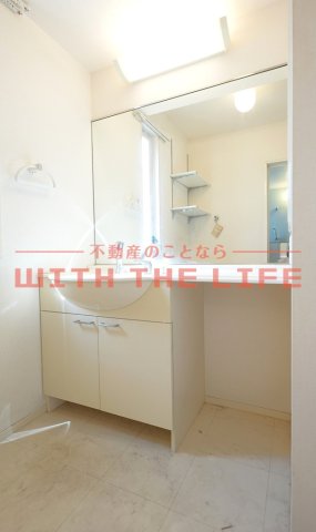 洗面設備　独立洗面台です