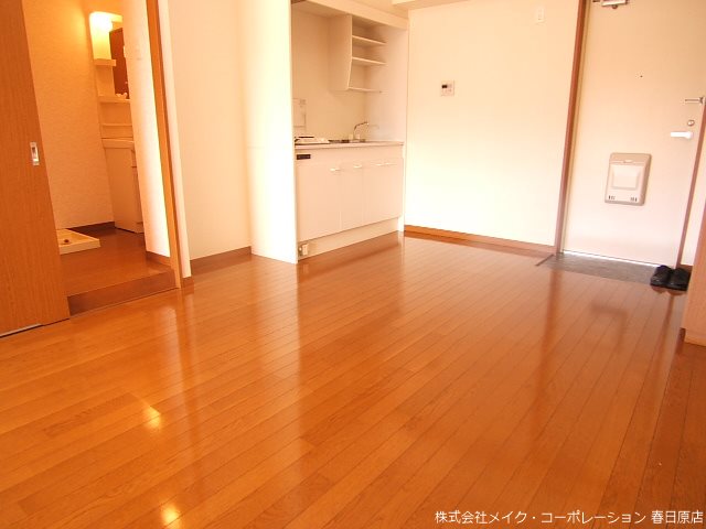 玄関　写真は同型タイプ