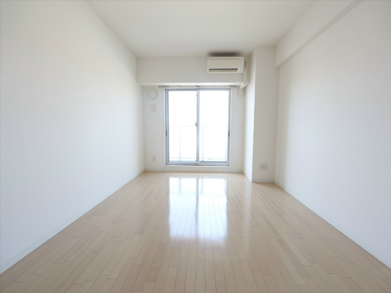 その他部屋・スペース　洋室10.6帖　エアコン付　バルコニー