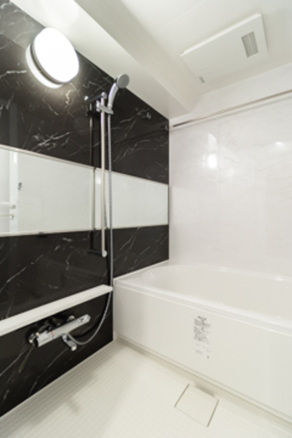 バス・シャワールーム　※写真は同タイプ住戸です。