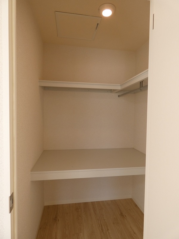 収納　※間取りが反転タイプのお部屋のお写真です。