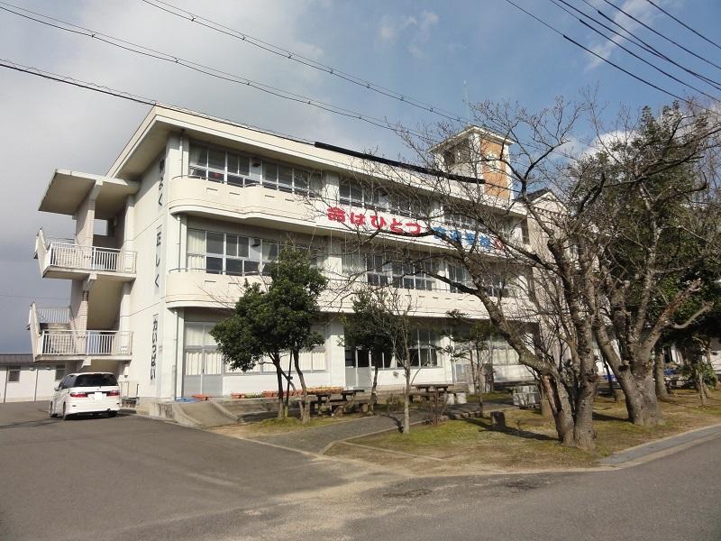 小学校　豊岡市立八条小学校（小学校）まで929m
