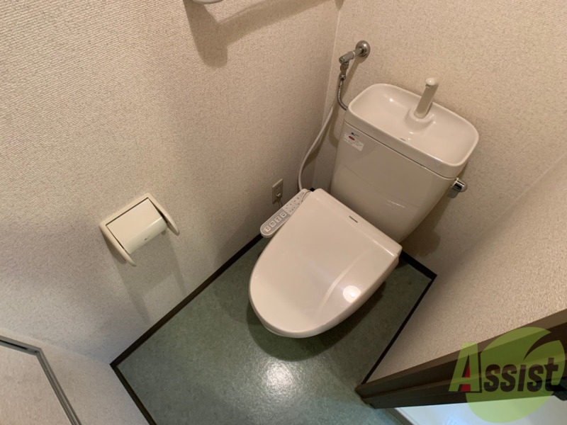 トイレ　こちらはトイレです。清潔感があり、安心して使用できます。