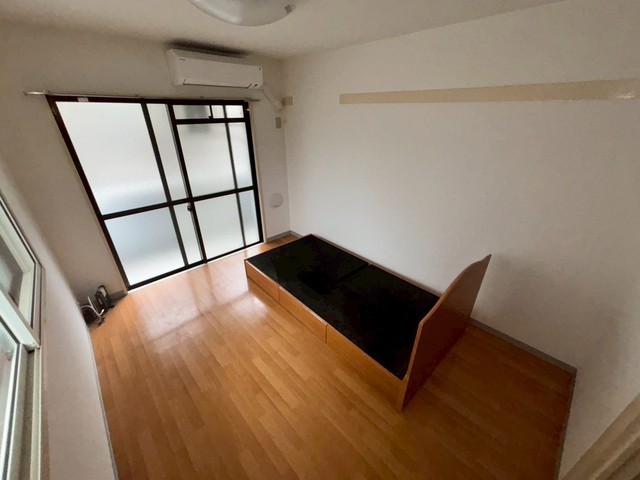 居室・リビング　別号室の写真