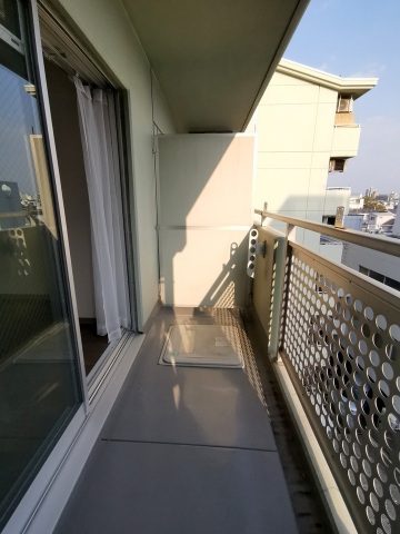 バルコニー　日当り良好の南向き