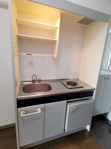 キッチン　ＩＨコンロと冷蔵庫付き