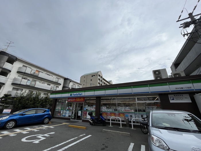 コンビニ　ファミリーマート玉櫛２丁目店（コンビニ）まで110m