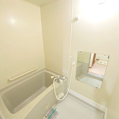 バス・シャワールーム　※写真は別号室のものですので現状優先とさせていただきます