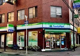 コンビニ　ファミリーマート関目三丁目店（コンビニ）まで100m