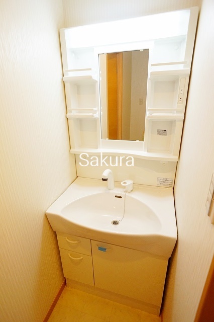 洗面設備　身支度に欠かせない独立洗面台♪