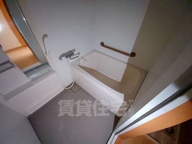 バス・シャワールーム　同建物　別部屋