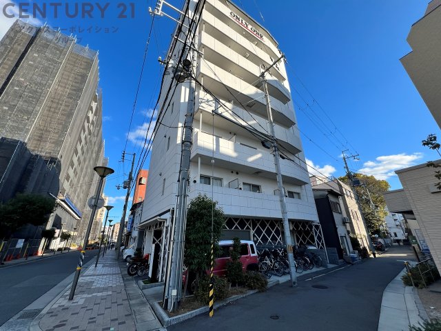 建物外観　エレベーター完備☆オートロック・防犯カメラ付きで安心です！