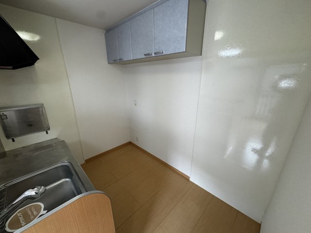 キッチン　玄関ドア