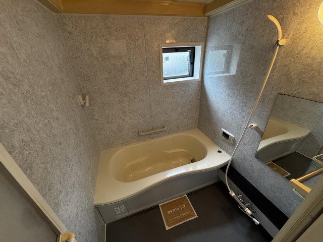 バス・シャワールーム　段落ちキッチン