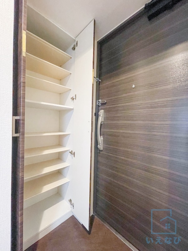 玄関　シューズボックス