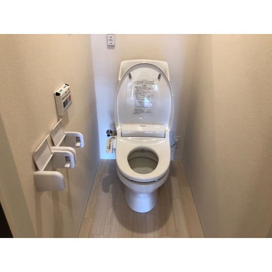トイレ　温水洗浄暖房便座付き