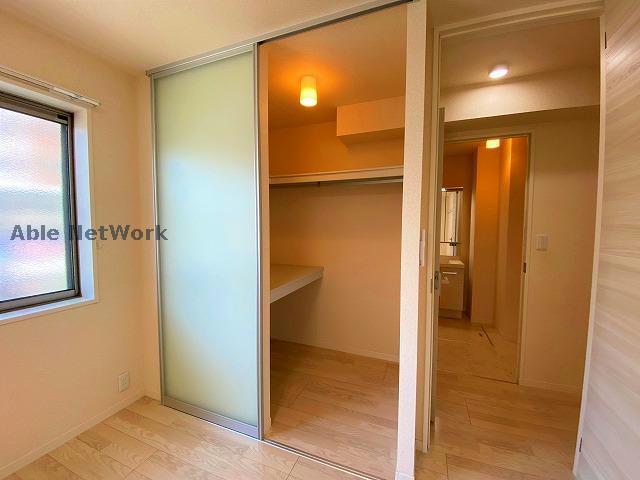 収納　同物件１階のお部屋です。