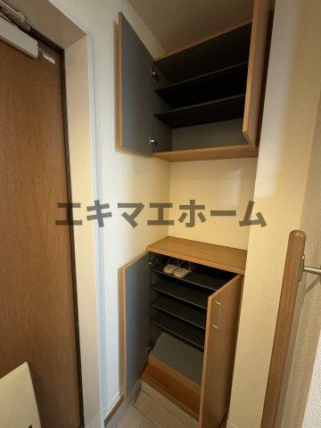 玄関　同物件別部屋参考写真です。