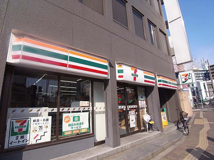 コンビニ　セブンイレブン（コンビニ）まで200m