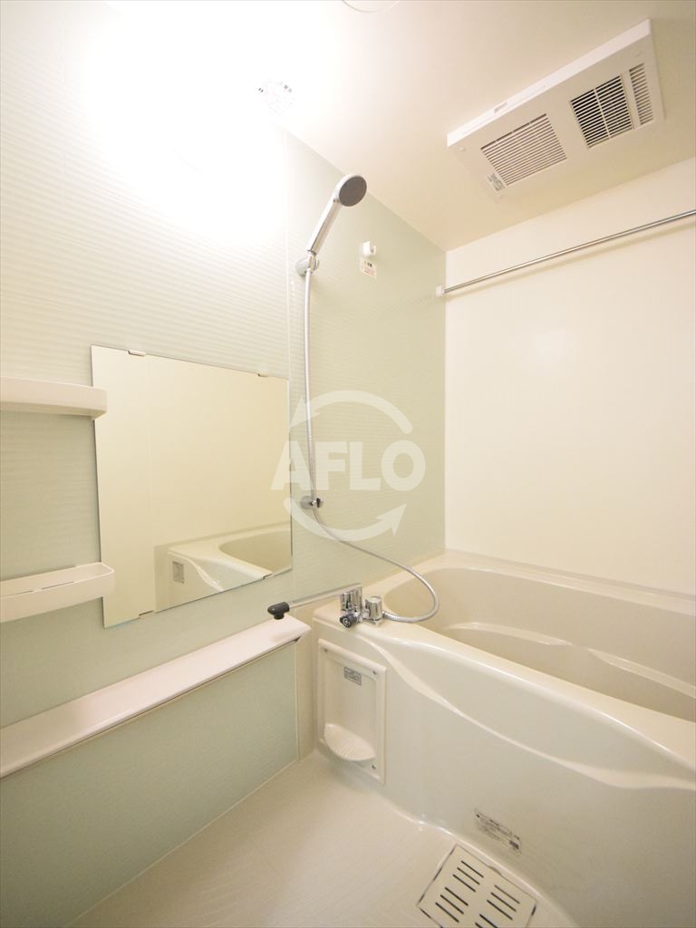 バス・シャワールーム　ファーストフィオーレ本町イースト　浴室