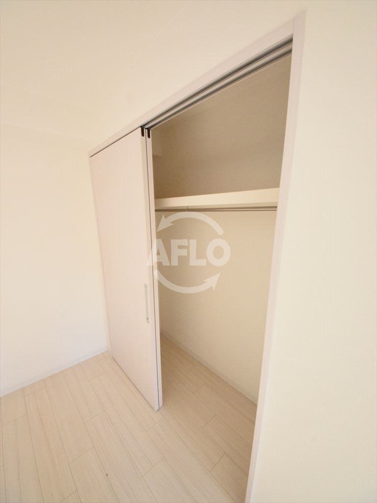 収納　ファーストフィオーレ本町イースト　クローゼット