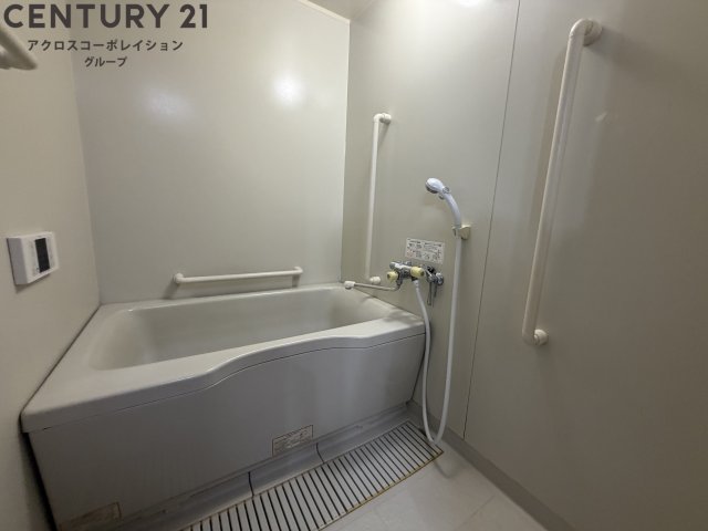 バス・シャワールーム　給湯リモコン付き