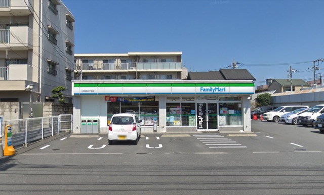 コンビニ　ファミリーマート川口栄町二丁目店（コンビニ）まで205m