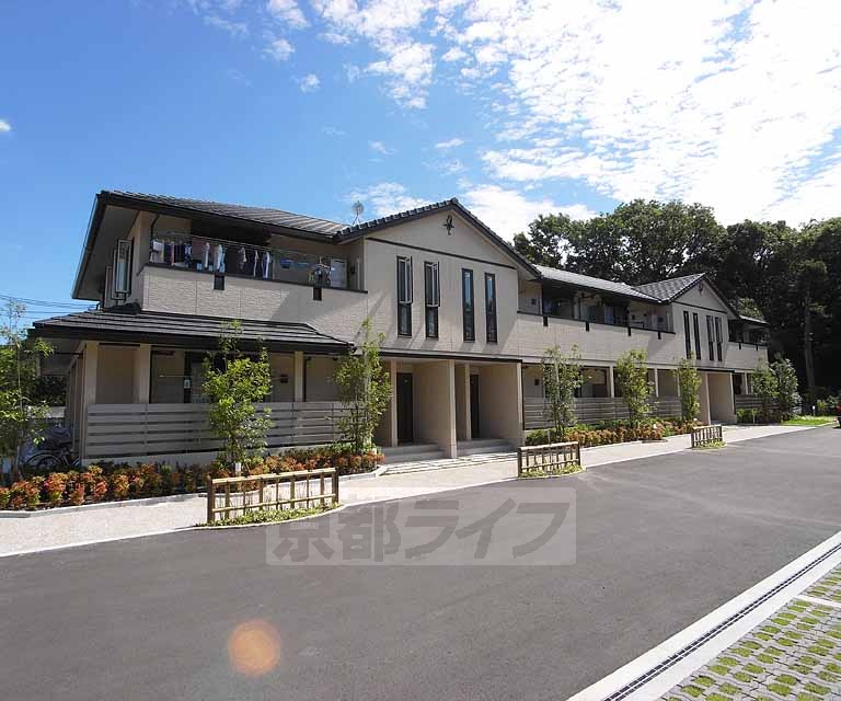 建物外観　山手の高級住宅街エリアにファミリー物件登場。