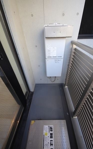 バルコニー　★洗濯物を干すスペース充分に取れます★