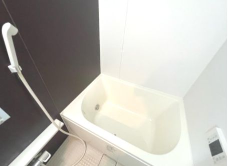 洗面設備　朝の支度にも助かる、独立の洗髪洗面化粧台