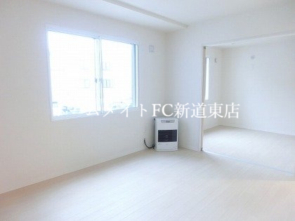 居室・リビング　リビング