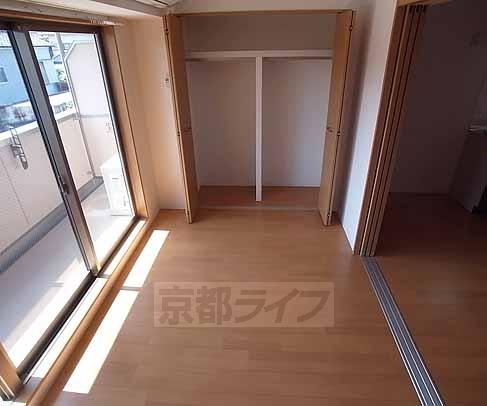 収納　今日はどれを着ていこうかな～。いっぱい収納できます。