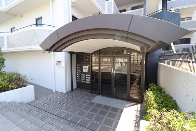 エントランス　オートロック付エントランス