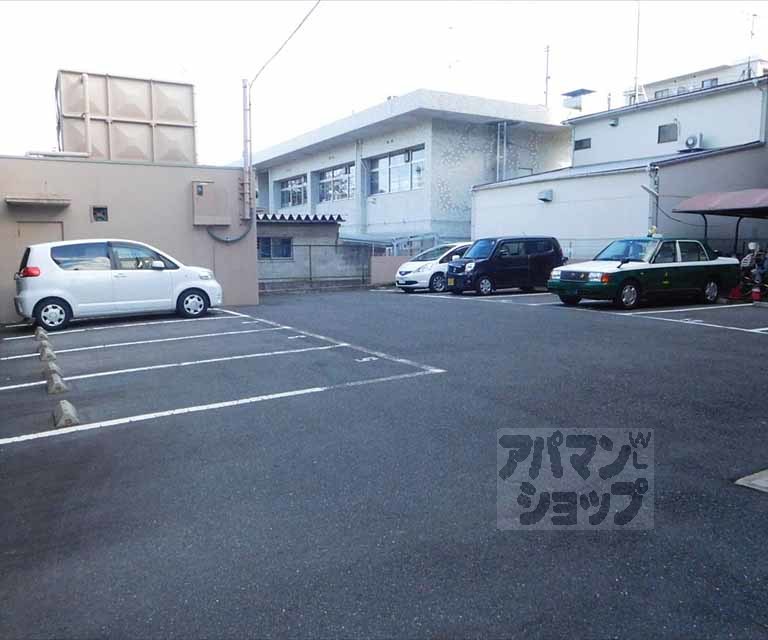 駐車場　駐車場