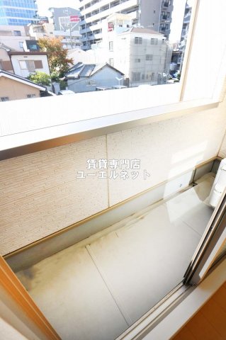 バルコニー　バルコニー付きで採光＆風通し良好！